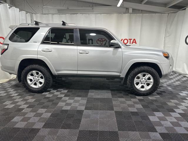 Photo of 2017 Classic Silver Metallic Toyota 4Runner