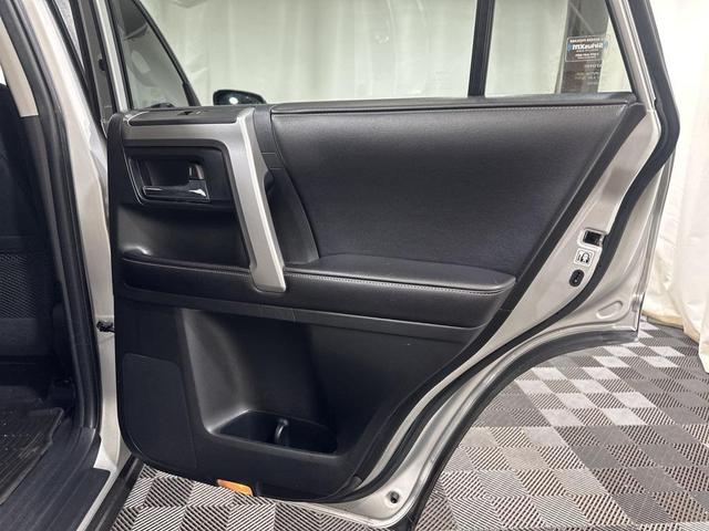 Photo of 2017 Classic Silver Metallic Toyota 4Runner