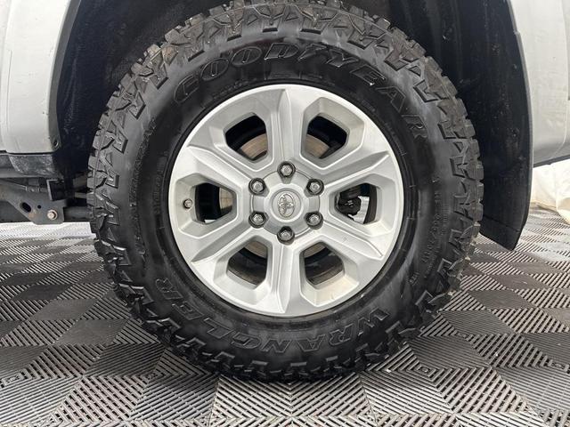 Photo of 2017 Classic Silver Metallic Toyota 4Runner