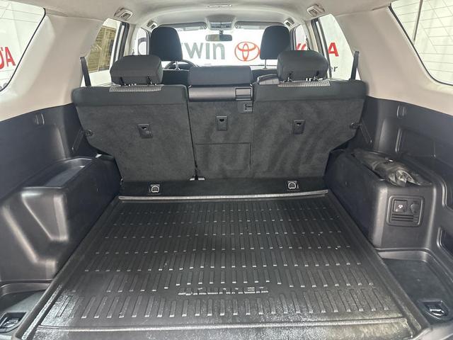 Photo of 2017 Classic Silver Metallic Toyota 4Runner