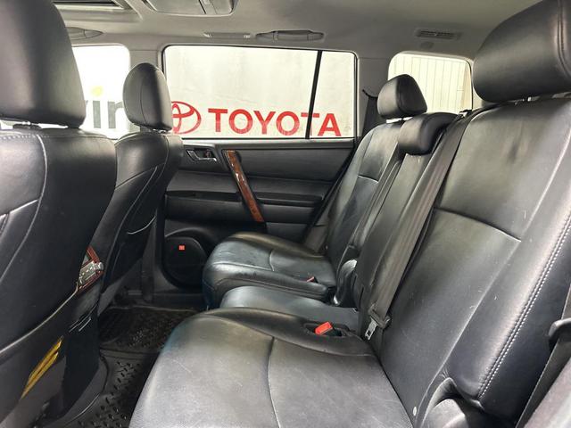 Photo of 2011 Sizzling Crimson Mica Toyota Highlander
