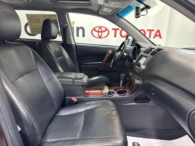 Photo of 2011 Sizzling Crimson Mica Toyota Highlander