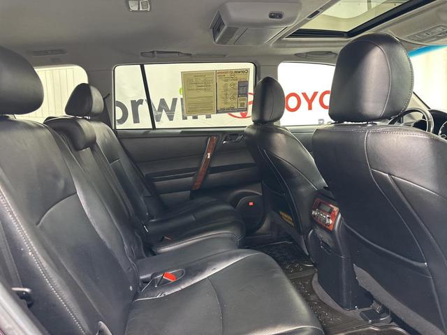 Photo of 2011 Sizzling Crimson Mica Toyota Highlander