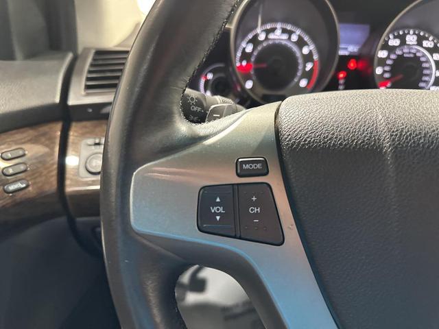 Photo of 2013 Crystal Black Pearl Acura MDX