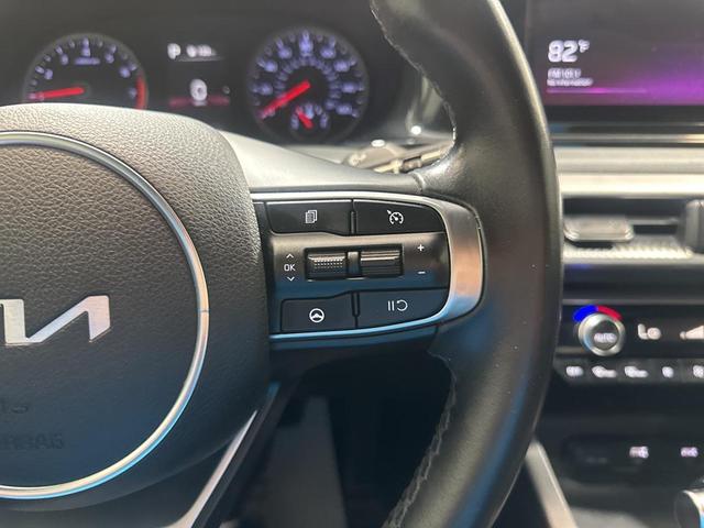 Photo of 2022 Glacial White Pearl Kia K5