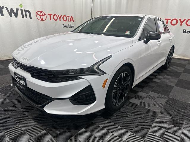 Photo of 2022 Glacial White Pearl Kia K5