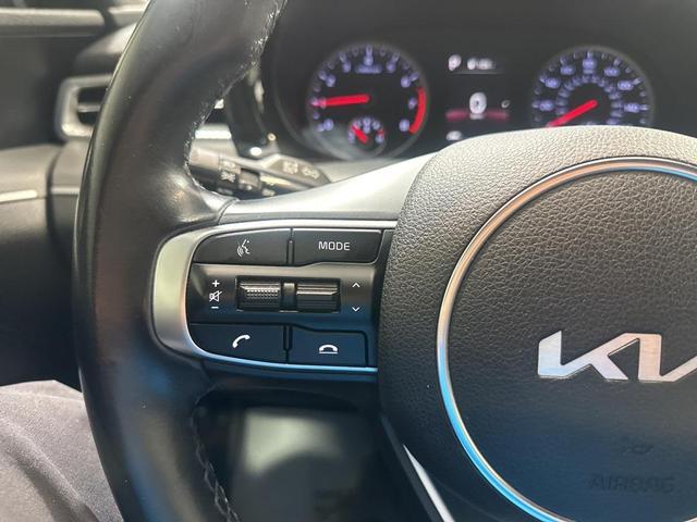 Photo of 2022 Glacial White Pearl Kia K5
