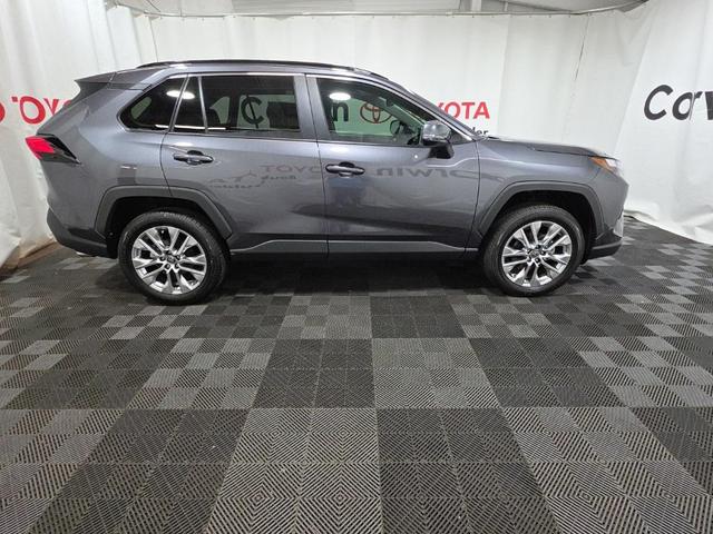 Photo of 2025 Magnetic Gray Metallic Toyota RAV4