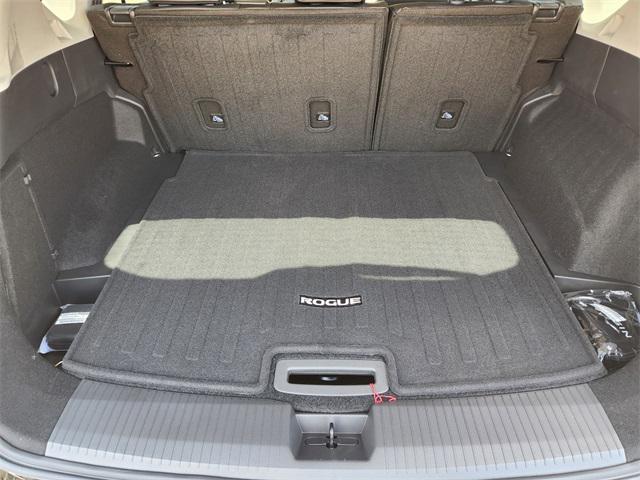 Photo of 2025 Super Black Nissan Rogue