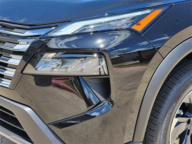 Photo of 2025 Super Black Nissan Rogue