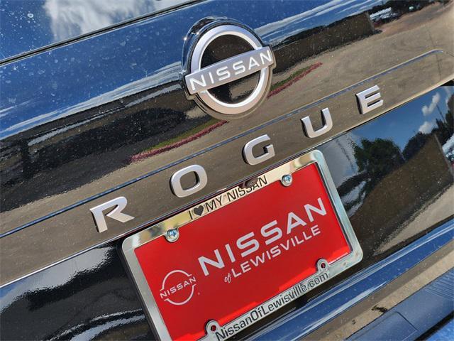 Photo of 2025 Super Black Nissan Rogue