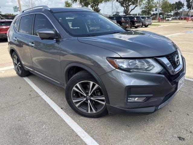 Photo of 2017 Gun Metallic Nissan Rogue