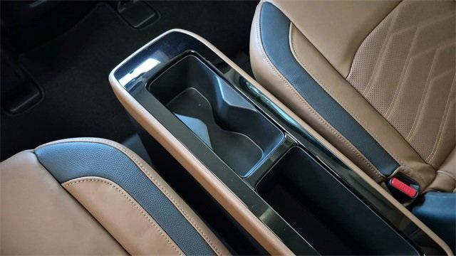 Photo of 2025 Solid Gray/Super Black Nissan Pathfinder