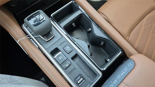 Photo of 2025 Solid Gray/Super Black Nissan Pathfinder