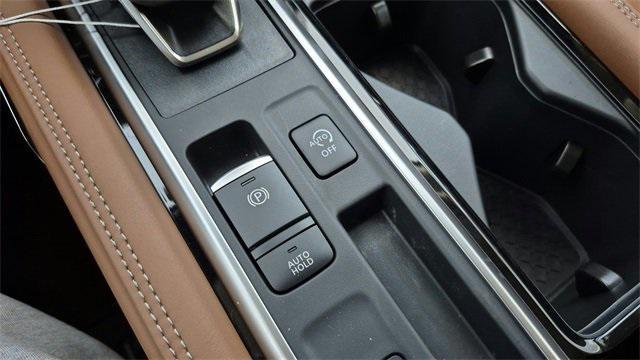 Photo of 2025 Solid Gray/Super Black Nissan Pathfinder