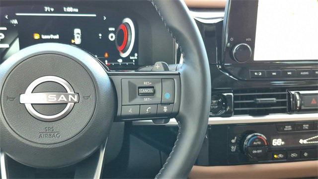 Photo of 2025 Solid Gray/Super Black Nissan Pathfinder