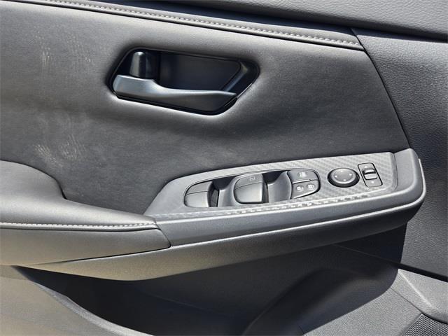 Photo of 2025 Super Black Nissan Sentra