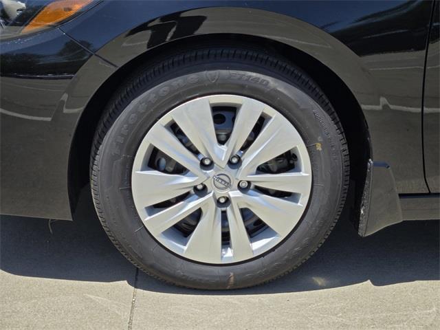 Photo of 2025 Super Black Nissan Sentra