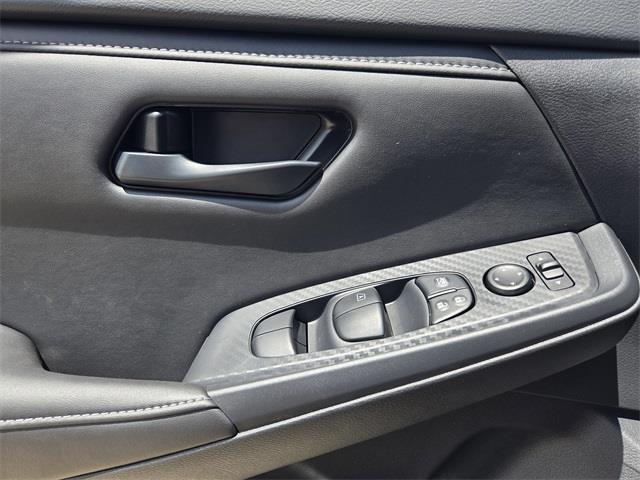 Photo of 2025 Super Black Nissan Sentra