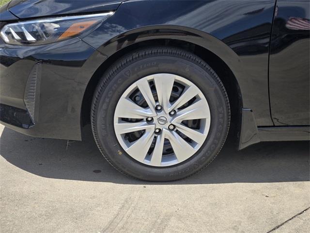 Photo of 2025 Super Black Nissan Sentra