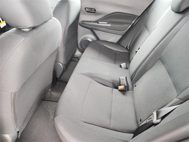 Photo of 2025 Gun Metallic Nissan Kicks