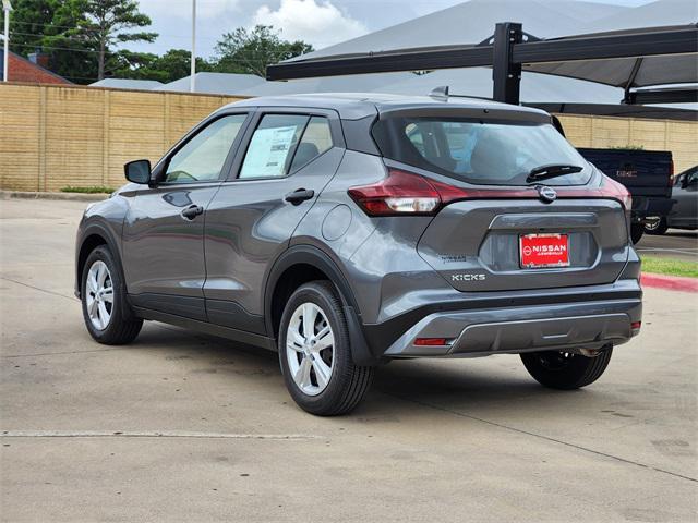 Photo of 2025 Gun Metallic Nissan Kicks