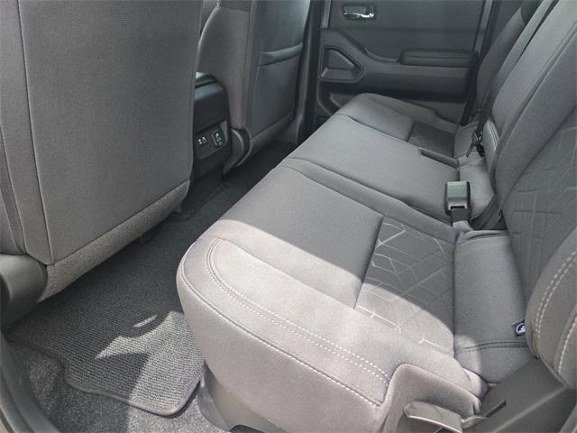 Photo of 2025 Glacier White Nissan Frontier