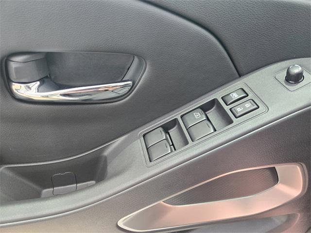 Photo of 2025 Glacier White Nissan Frontier