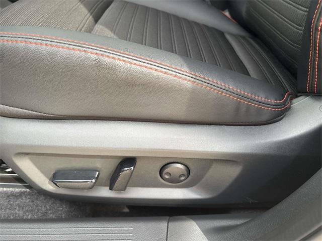 Photo of 2025 Super Black Nissan Rogue