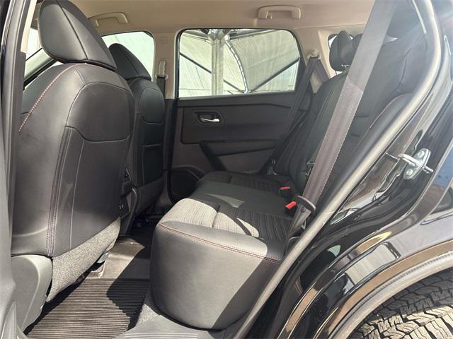Photo of 2025 Super Black Nissan Rogue