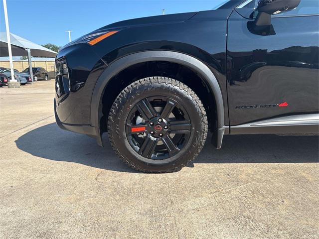 Photo of 2025 Super Black Nissan Rogue