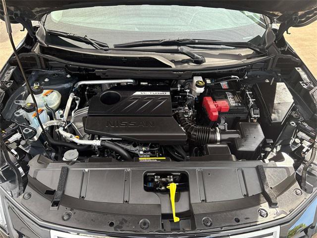 Photo of 2025 Super Black Nissan Rogue