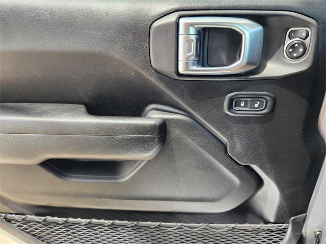 Photo of 2023 Silver Zynith Clearcoat Jeep Gladiator