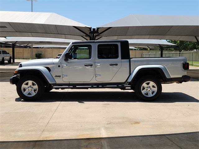 Photo of 2023 Silver Zynith Clearcoat Jeep Gladiator