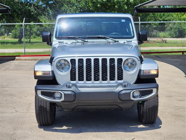 Photo of 2023 Silver Zynith Clearcoat Jeep Gladiator