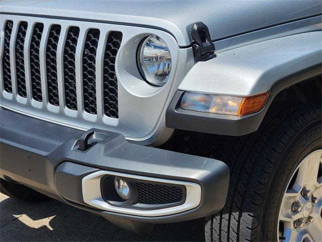 Photo of 2023 Silver Zynith Clearcoat Jeep Gladiator