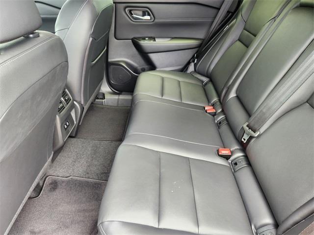 Photo of 2025 Super Black Nissan Rogue