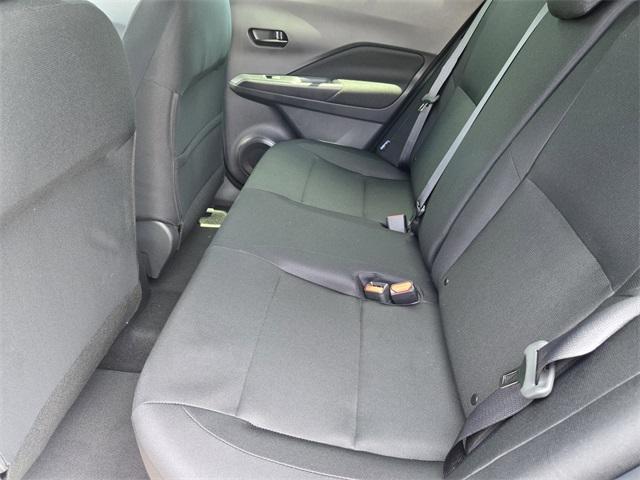 Photo of 2025 Electric Blue Metallic Nissan Kicks