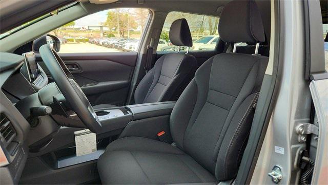 Photo of 2025 Brilliant Silver Metallic Nissan Rogue