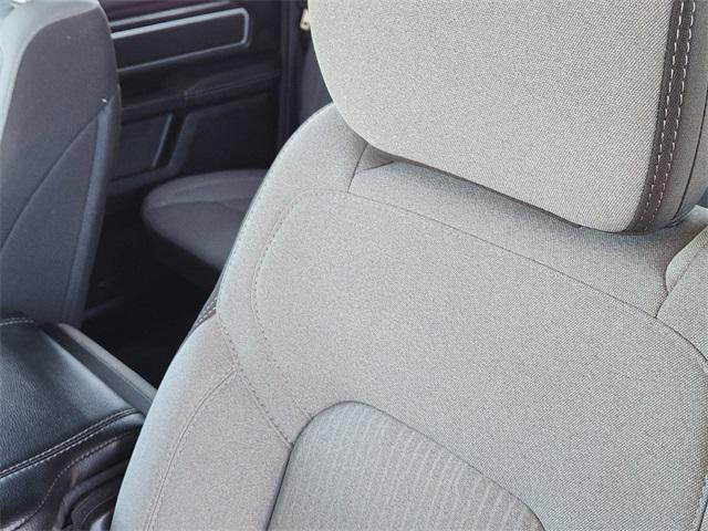 Photo of 2023 Diamond Black Crystal Pearlcoat RAM 1500