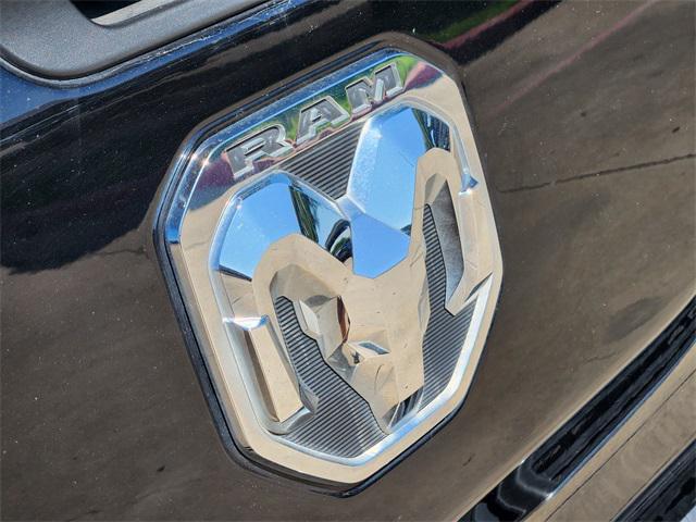 Photo of 2023 Diamond Black Crystal Pearlcoat RAM 1500