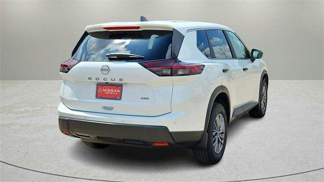 Photo of 2025 Glacier White Nissan Rogue
