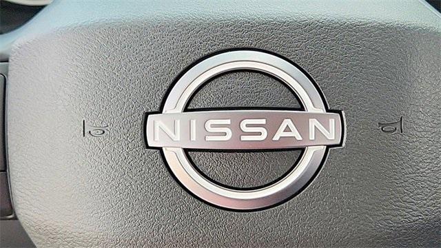 Photo of 2025 Glacier White Nissan Rogue