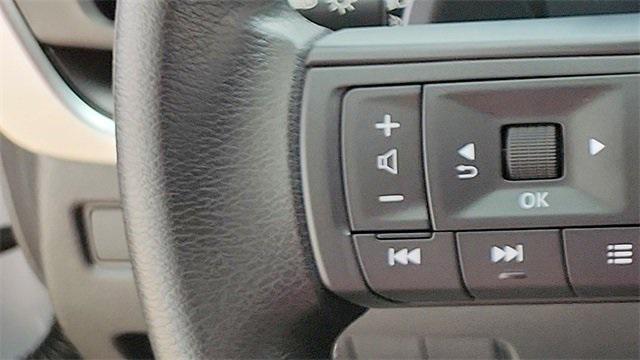 Photo of 2025 Glacier White Nissan Rogue