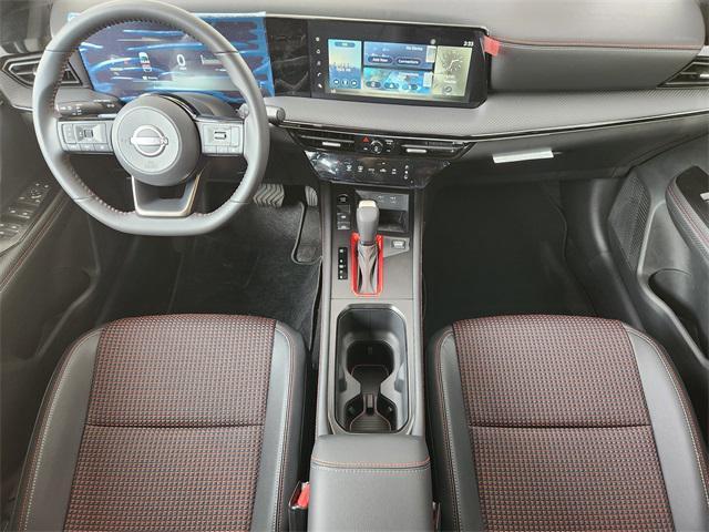 Photo of 2025 Canyon Bronze Metallic Nissan Kicks