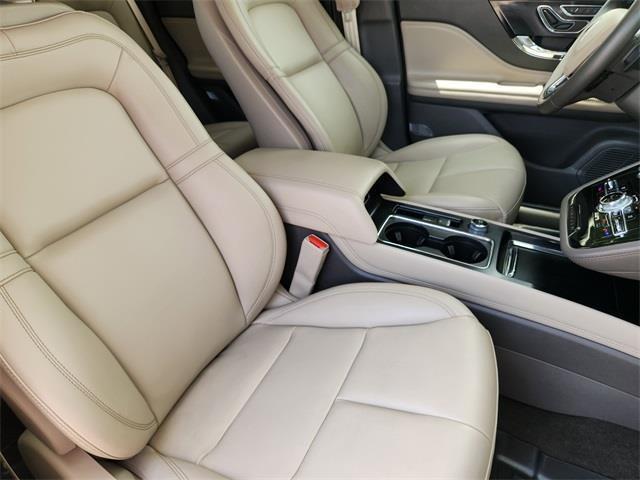 Photo of 2022 Asher Gray Metallic Clearcoat Lincoln Corsair