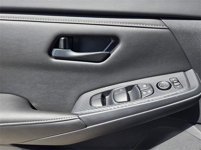 Photo of 2025 Gun Metallic Nissan Sentra