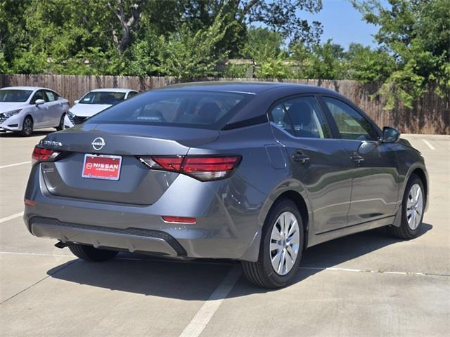 Photo of 2025 Gun Metallic Nissan Sentra