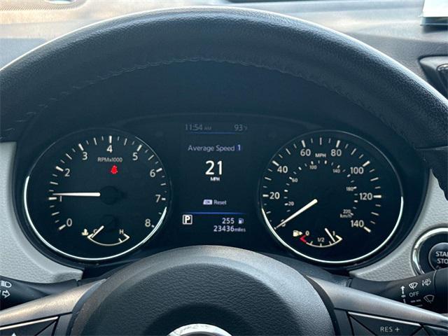 Photo of 2021 Pearl White Tricoat Nissan Rogue Sport