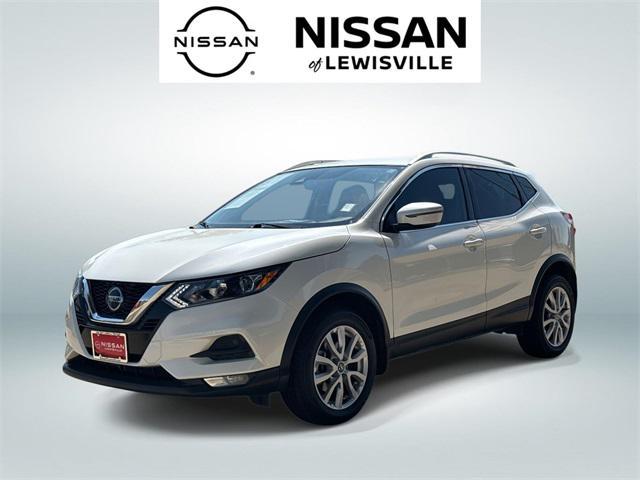 Photo of 2021 Pearl White Tricoat Nissan Rogue Sport